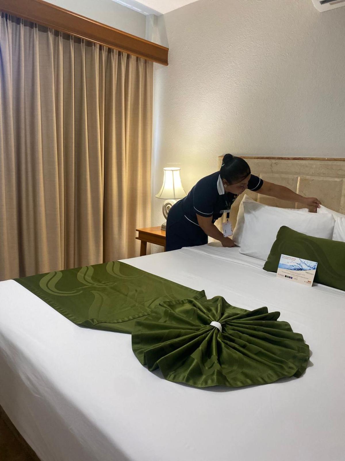Quality Inn מזטלן מראה חיצוני תמונה
