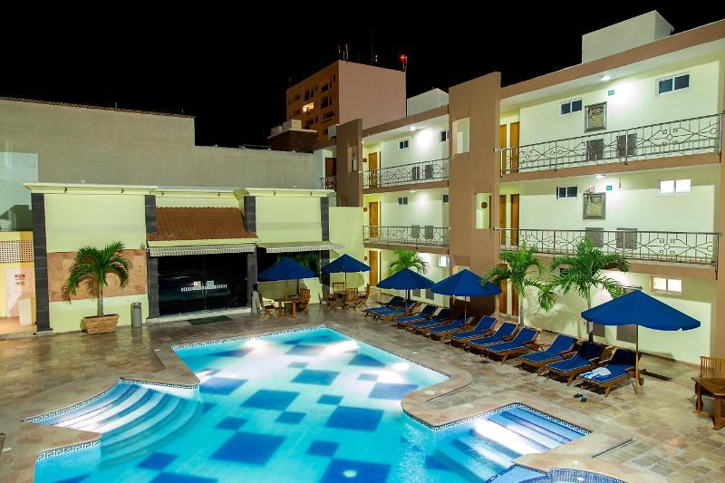 Quality Inn מזטלן מראה חיצוני תמונה